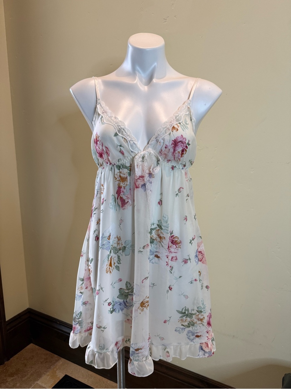 Floral Lace-Trim Ivory Babydoll Chemise Nightgown